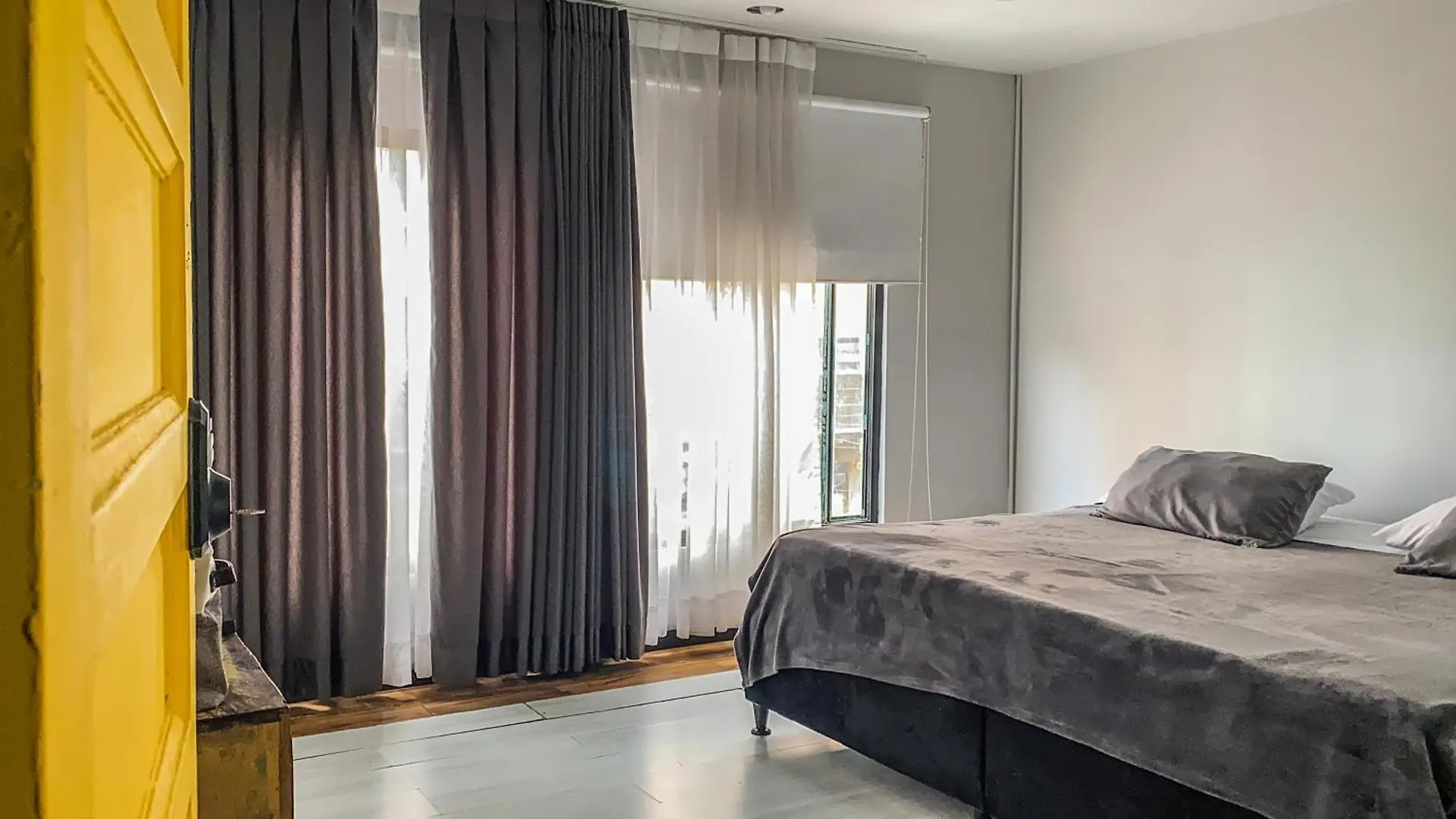 Fardo Hotel Autonomo En Bogota - Zona T - Recepcion Digital 24H 0*,